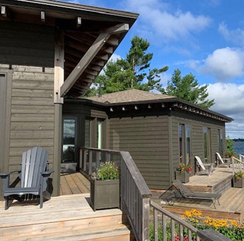 https://meexteriorsolutions.ca/wp-content/uploads/2023/11/Fraser-Wood-Siding.jpg